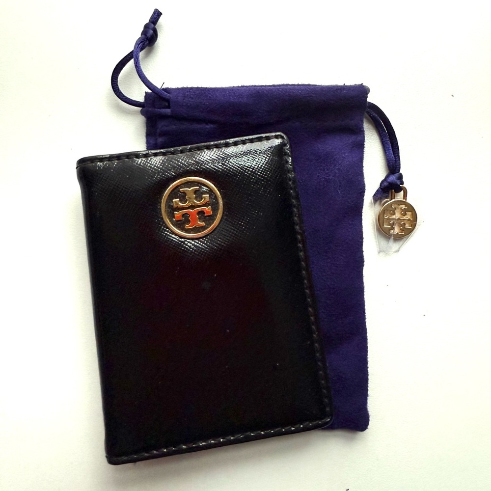 ❌SOLD❌Tory Burch Patent Leather Card Holder in Black